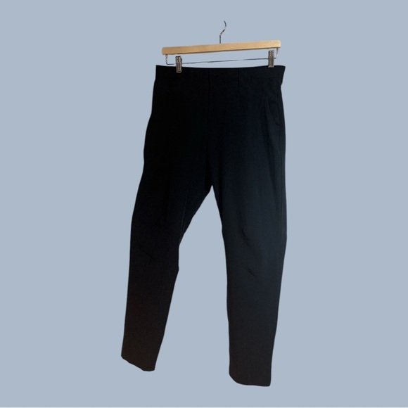 NWOT Fabletics The Only Pants Stretchy Black Men’s Size Small - Picture 1 of 9